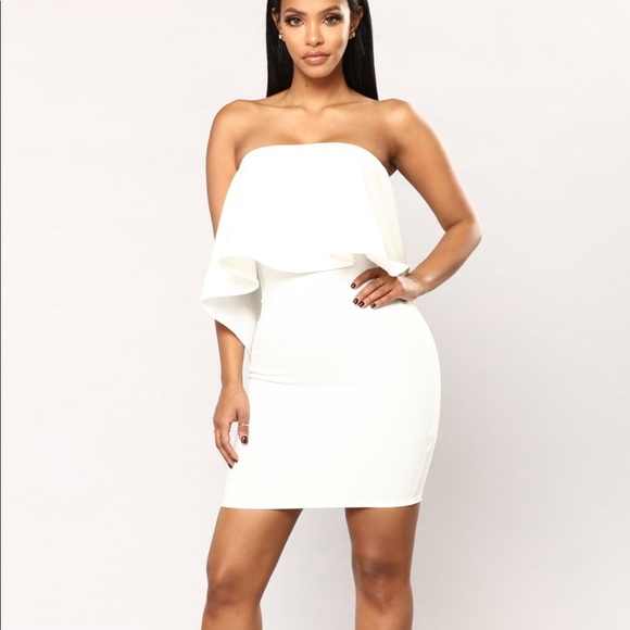 Fashion Nova Dresses & Skirts - Strapless Fashion Nova Dress
